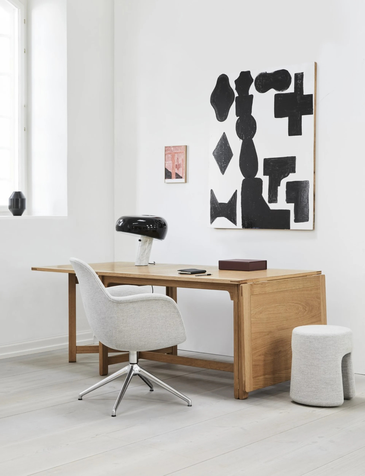 Обеденное кресло Fredericia Swoon Dining Armchair Swivel Base