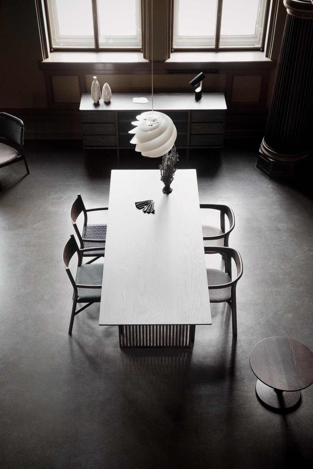 Стол Ariake Lattice Table, стулья Ariake Arm Chair, стулья Ariake Holm Chair