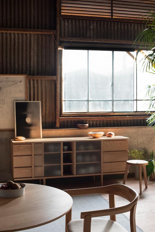 Табурет Ariake Dovetail Stools, стул Ariake Holm Chair комод Ariake Rikyu Sideboard and Media Console