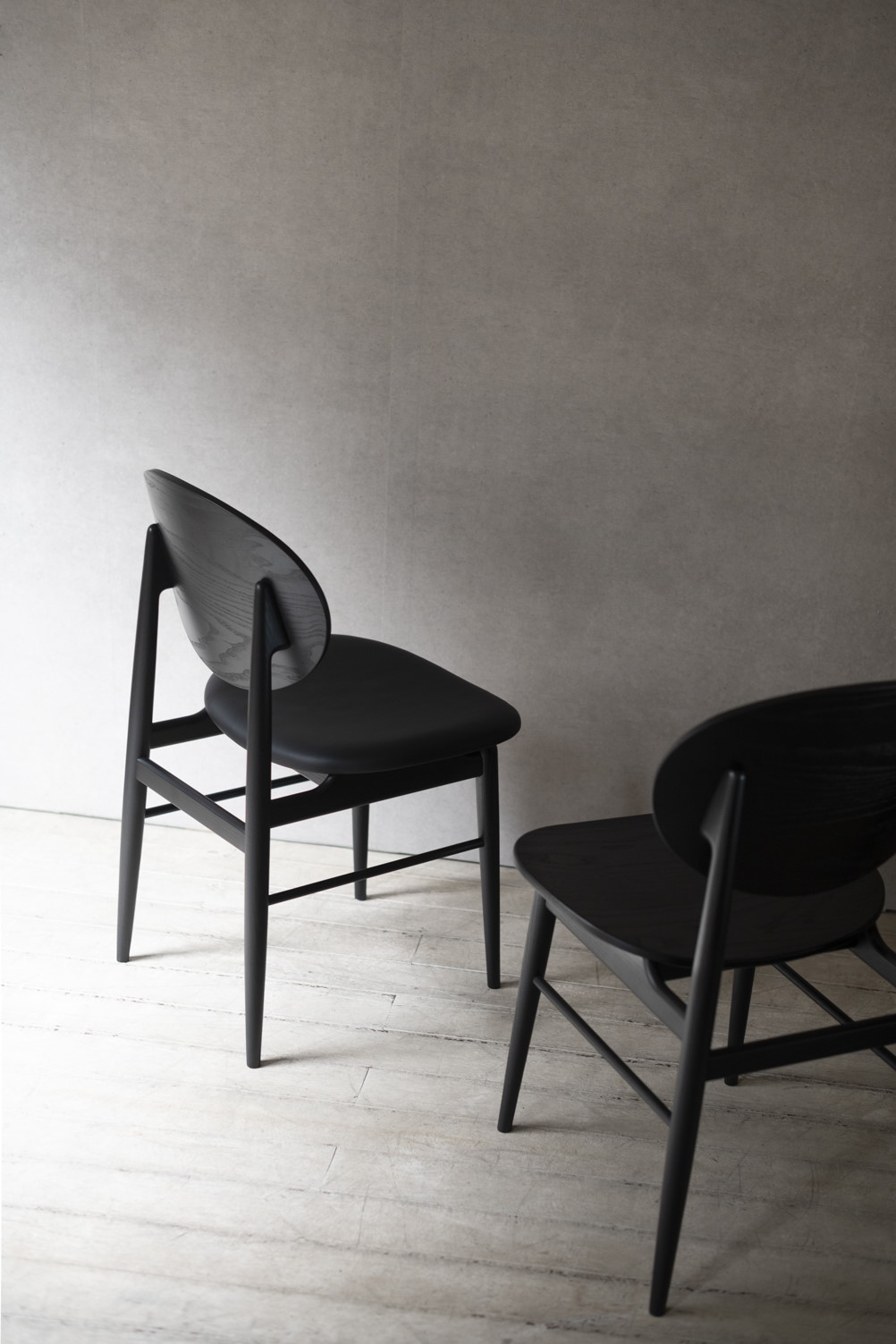 Стулья Ariake Outline Chair