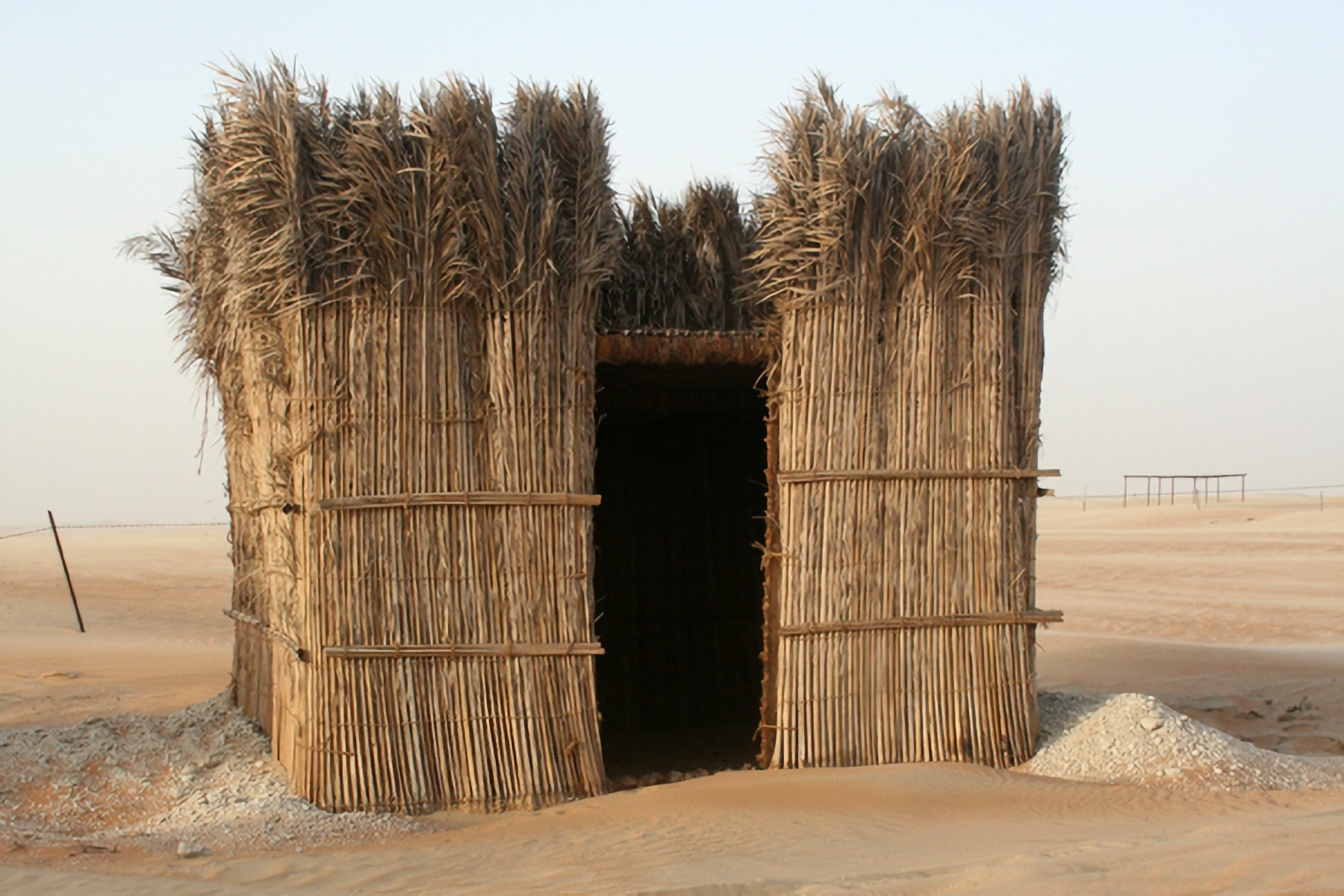 Традиционный дом Areesh house в пустыне